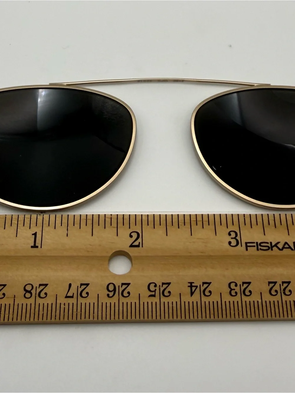 Source Unknown Gold Frame Aviator Sunglasses with Dark Green Lenses